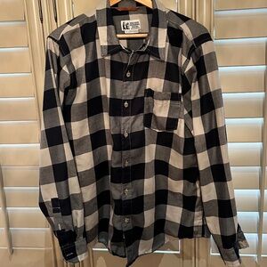 Marmot Mountain Works long sleeve collared, button down shirt.  Size Large.